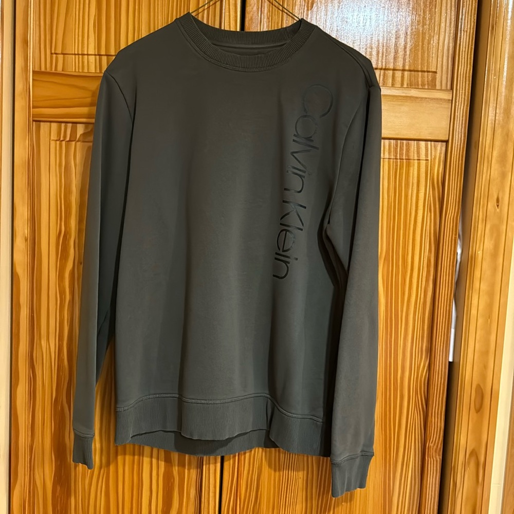Men’s Calvin Klein Sweater Medium